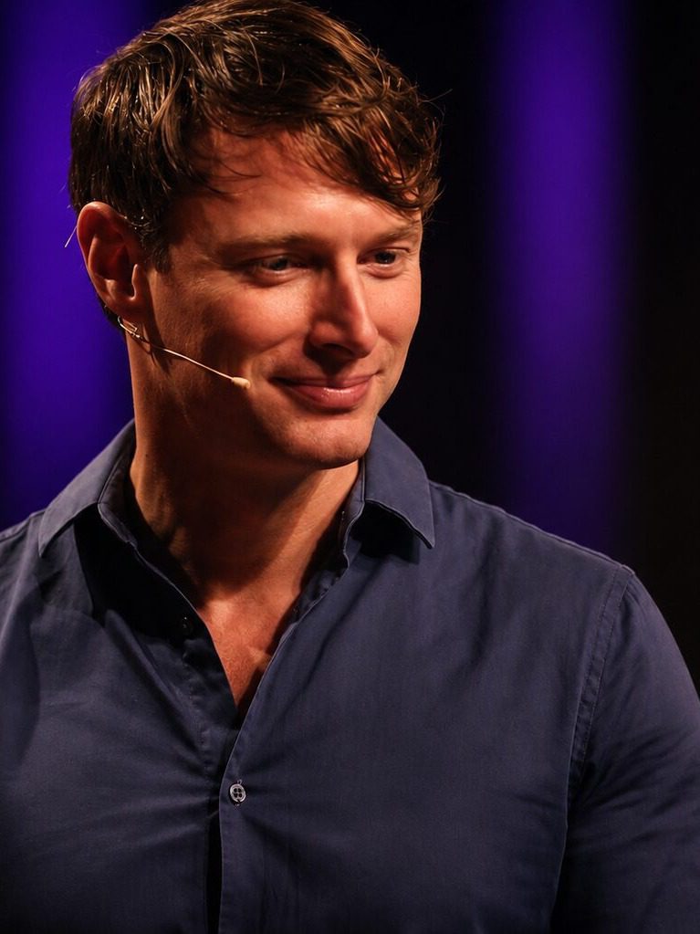 Dr. Vincent van der Burg